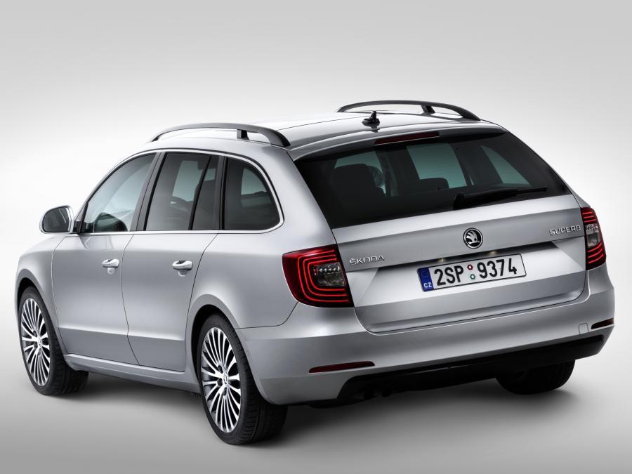  Skoda Superb Combi 2013 года  (фото 17 из 21)
